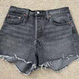 Levi’s 501 Women’s Denim Shorts in Washed Black in size 28